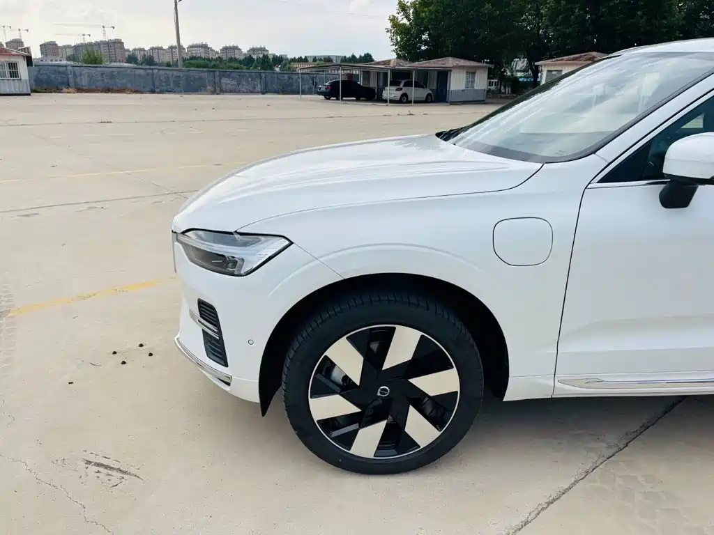 Volvo XC60 Plug-In Hybrid 2026 — фото 10