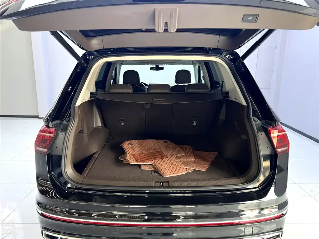 Volkswagen Tiguan L 2022 — фото 9