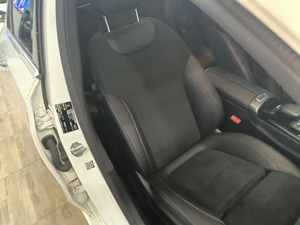 Mercedes-Benz A-Class 2023 — фото 25