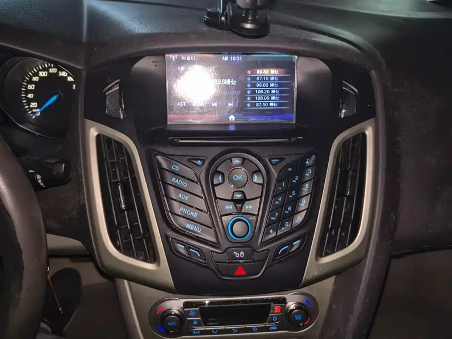 Ford Focus 2014 — фото 13