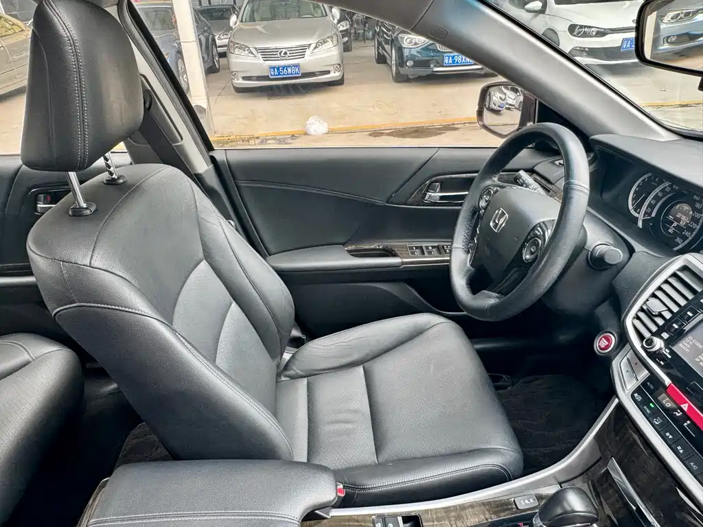Honda Accord 2014 — фото 15