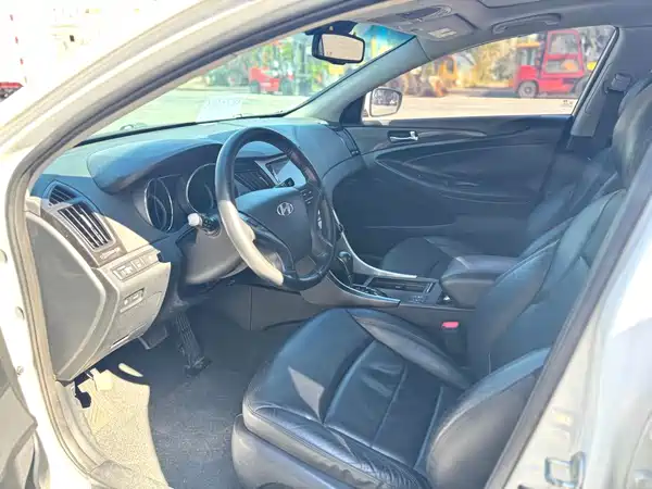 Hyundai Sonata 2013