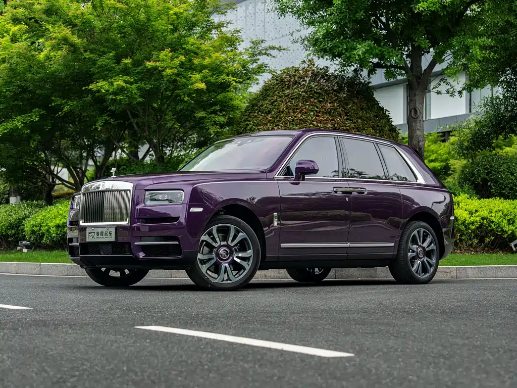Rolls-Royce Cullinan 2022 — фото 1