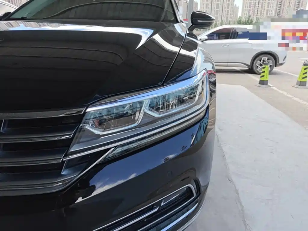 Volkswagen Phideon 2018 — фото 24