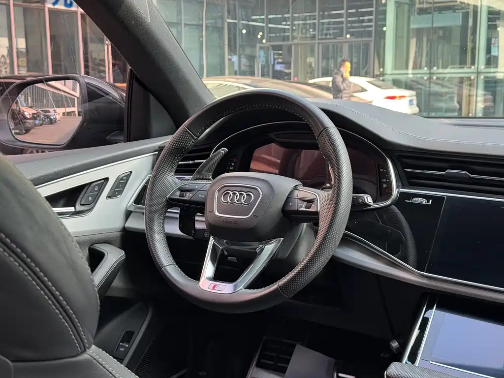 Audi Q8 2019 — фото 5