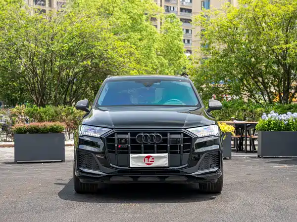 Audi SQ7 2025