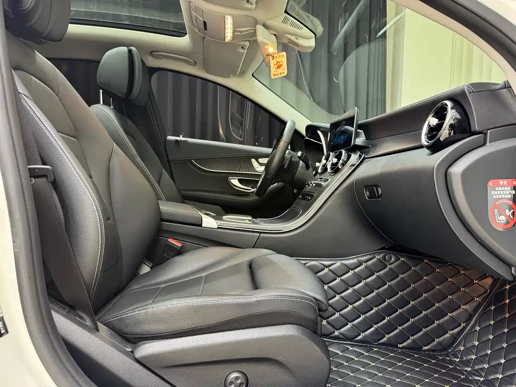 Mercedes-Benz C-Class 2019 — фото 35