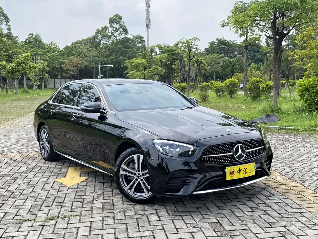 Mercedes-Benz E-Class 2022
