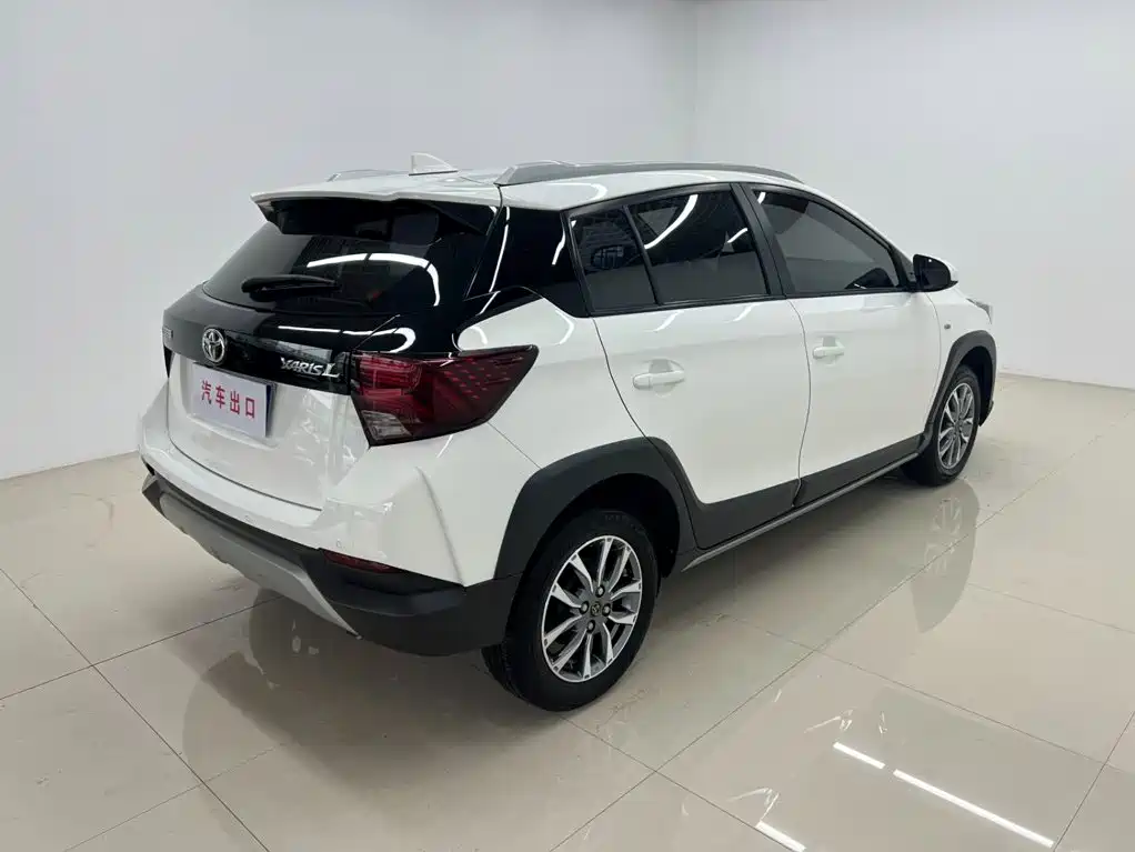 Toyota Yaris L 2022