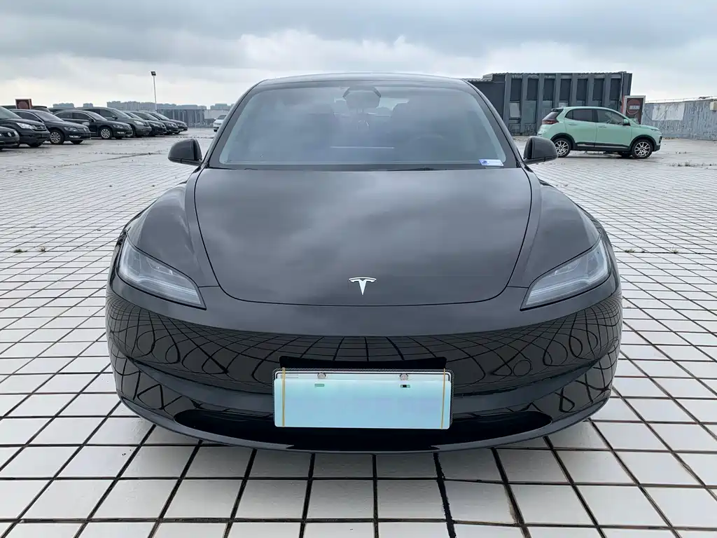 Tesla Model 3 2025 — фото 2