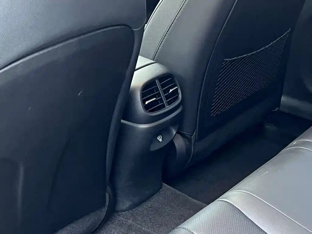 Hyundai Elantra 2024 — фото 18