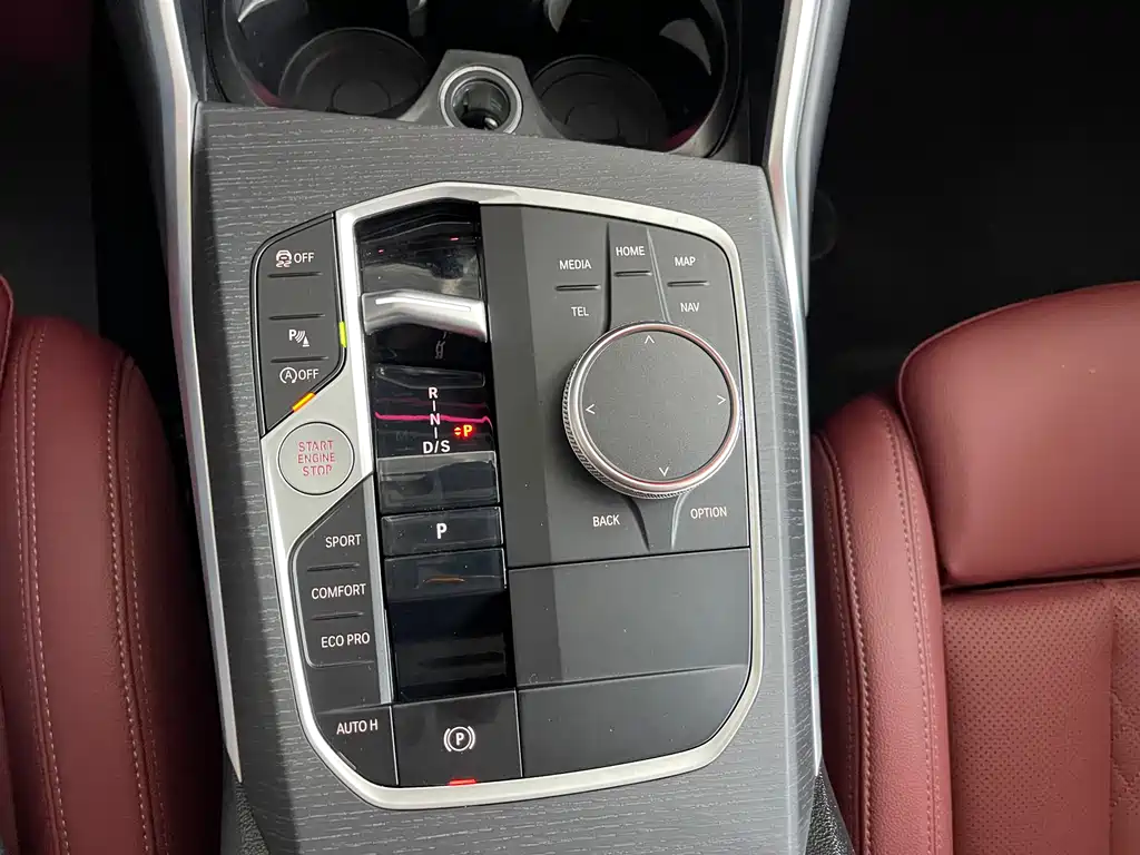 BMW 3 Series 2025 — фото 17