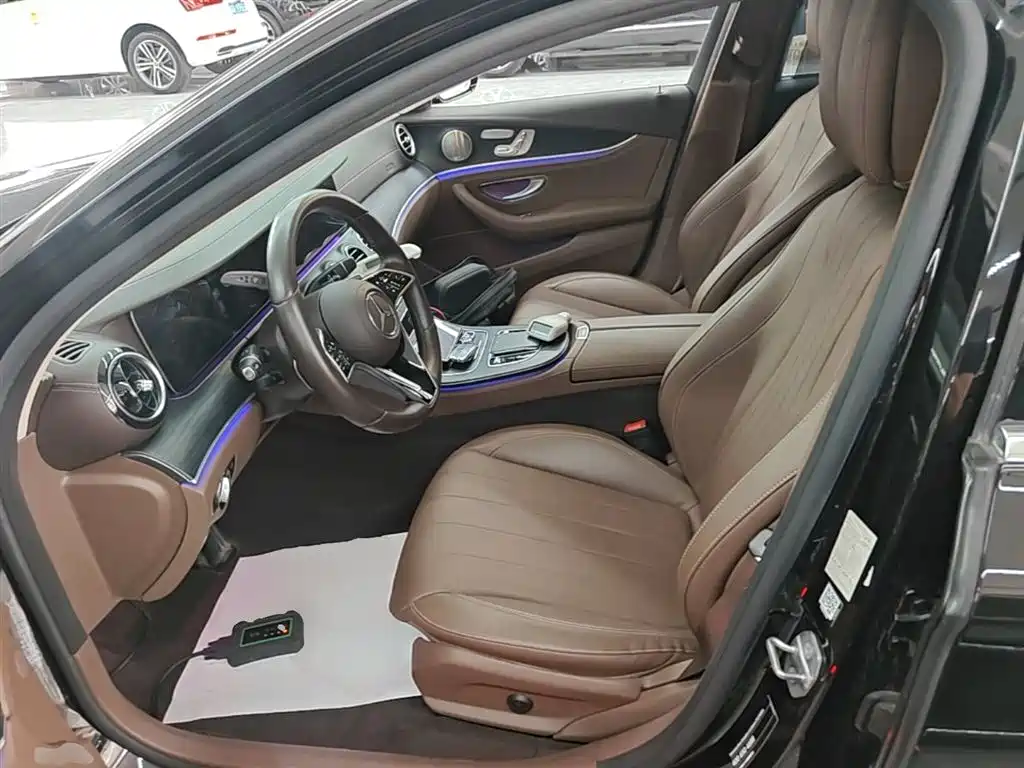 Mercedes-Benz E-Class 2023 — фото 15