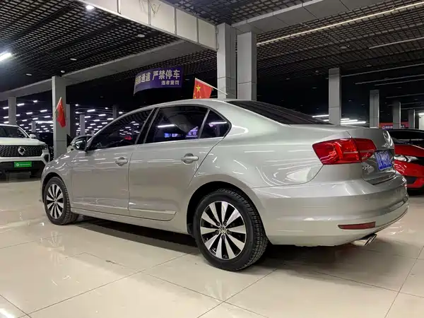 Volkswagen Sagitar 2018