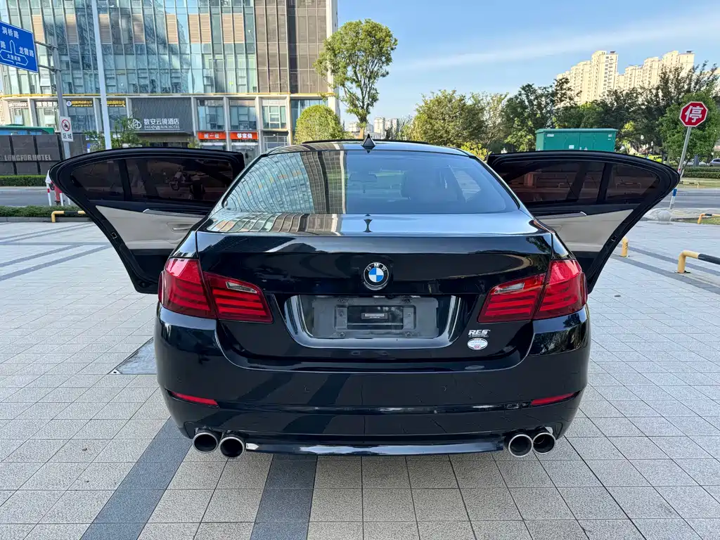 BMW 5 Series 2011