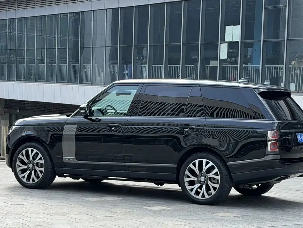 Land Rover Range Rover 2021 — фото 10