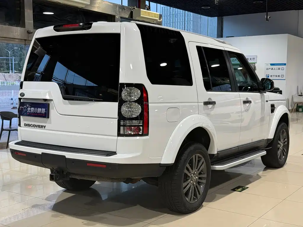 Land Rover Discovery 2016 — фото 14