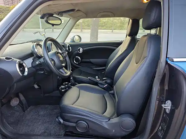 MINI Clubman 2011