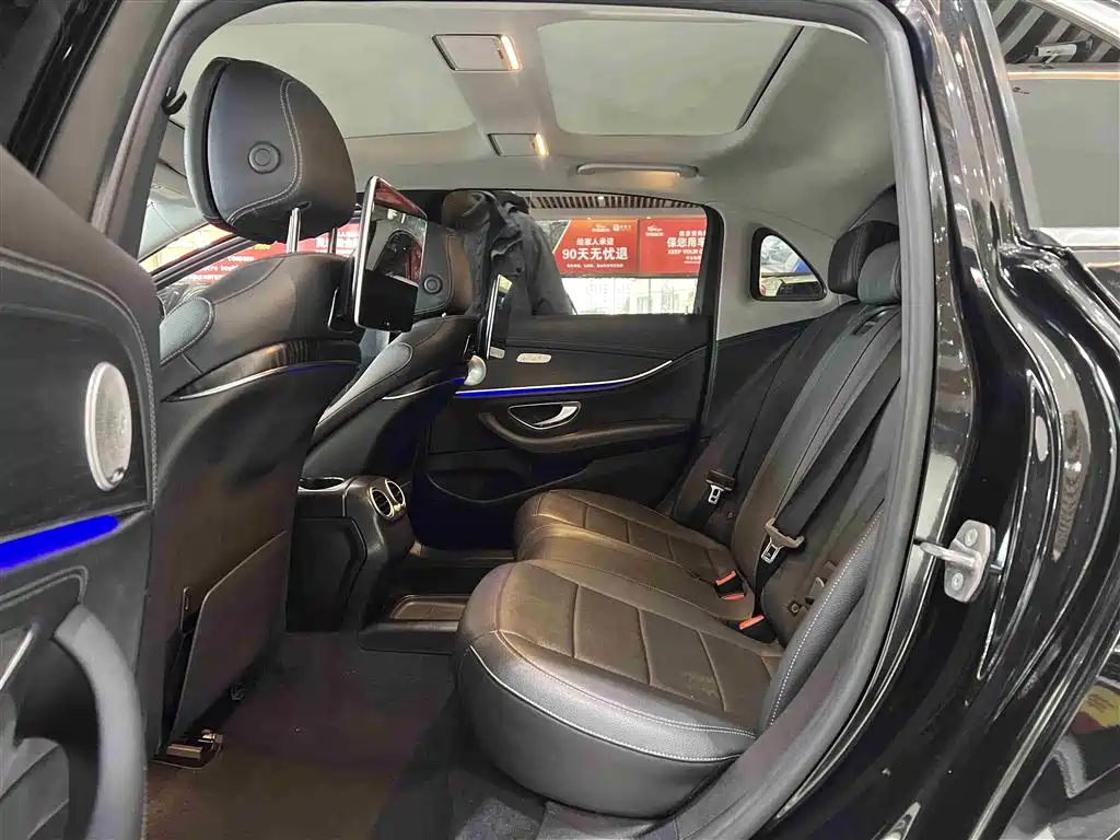 Mercedes-Benz E-Class 2019 — фото 11