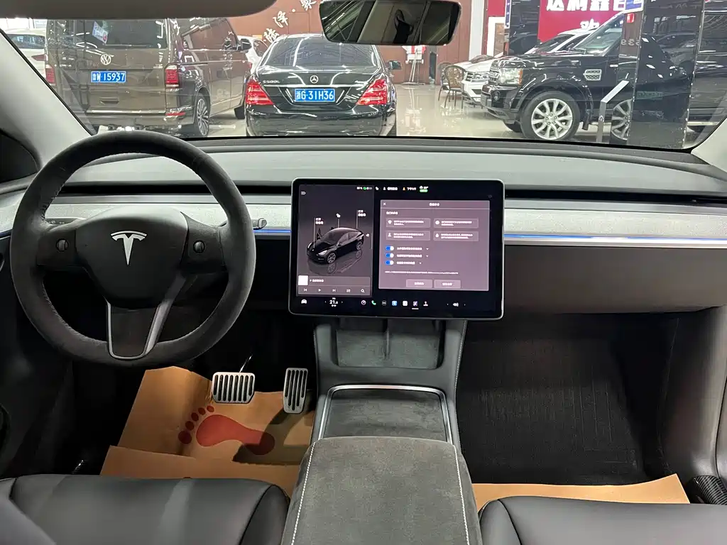 Tesla Model Y 2023 — фото 14