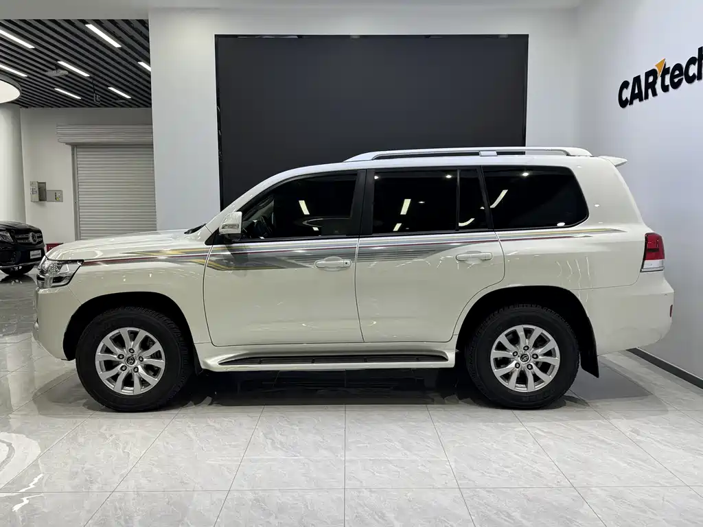 Toyota Land Cruiser 2019 — фото 7