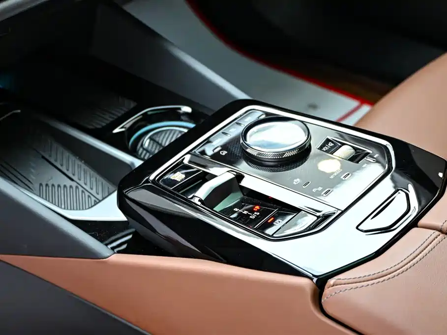 BMW 5 Series 2024 — фото 18