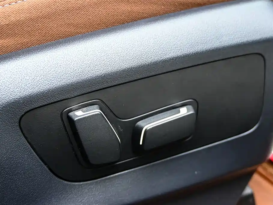 BMW 5 Series 2024 — фото 27