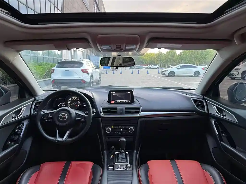 Mazda 3 Axela 2019 — фото 10