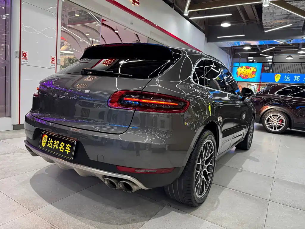 Porsche Macan 2015 — фото 14
