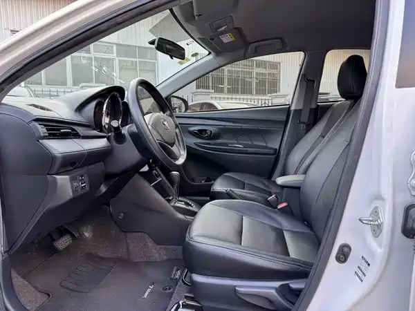 Toyota Yaris L 2021
