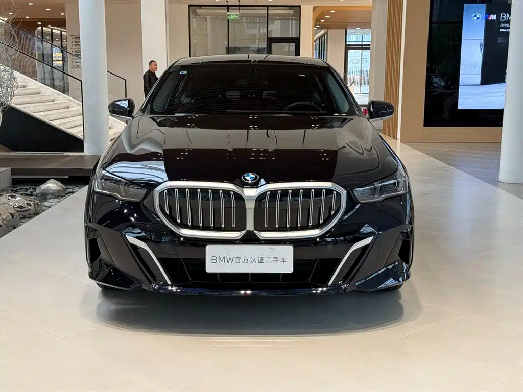BMW 5 Series 2025