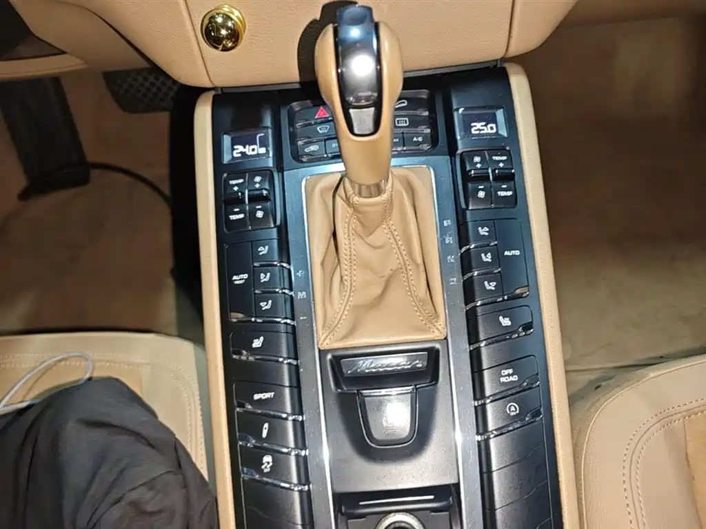 Porsche Macan 2015 — фото 13