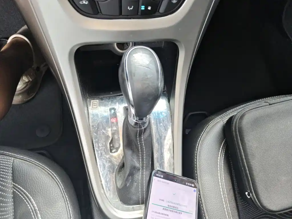 Buick Excelle 2015 — фото 14