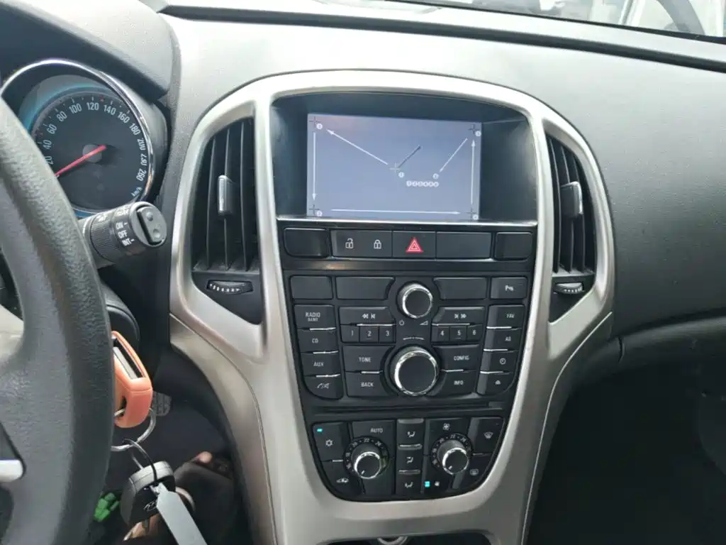 Buick Excelle 2015 — фото 13