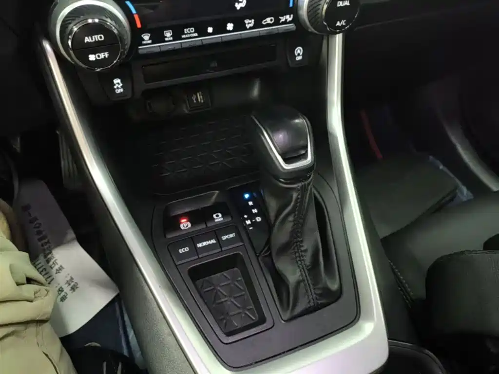Toyota Wildlander 2023 — фото 14