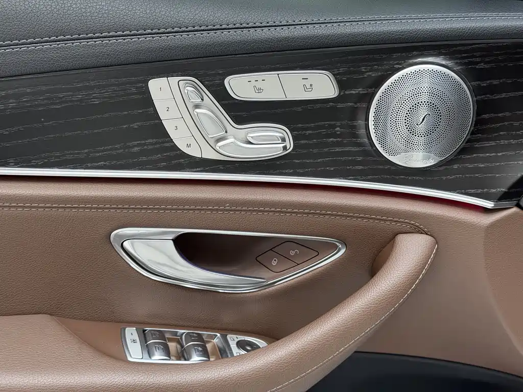 Mercedes-Benz E-Class 2020 — фото 13