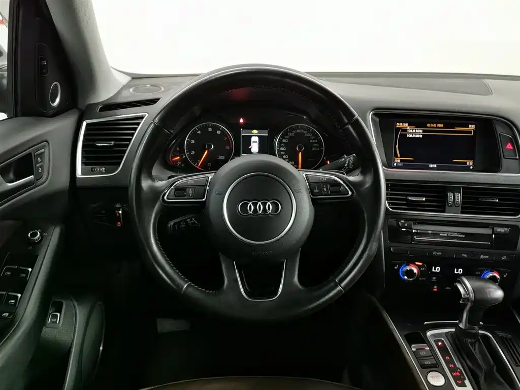 Audi Q5 2015 — фото 11