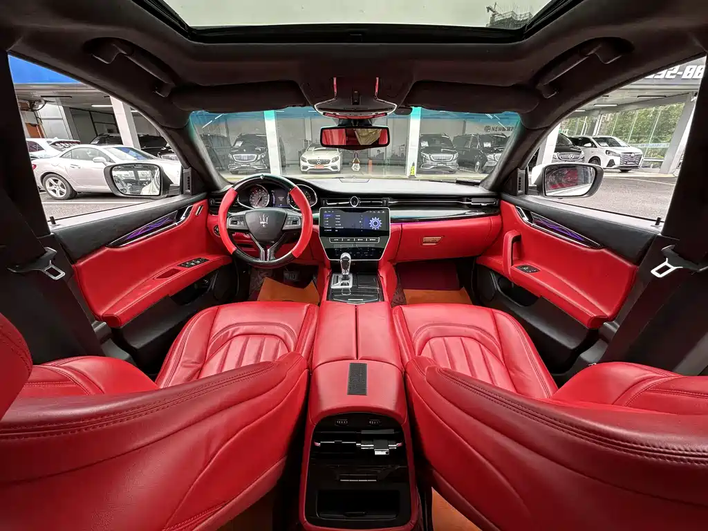 Maserati Quattroporte 2015 — фото 10