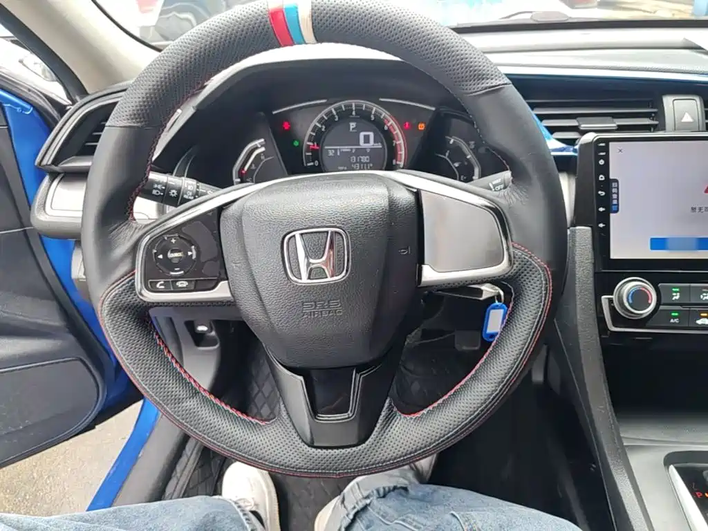 Honda Civic 2018 — фото 11