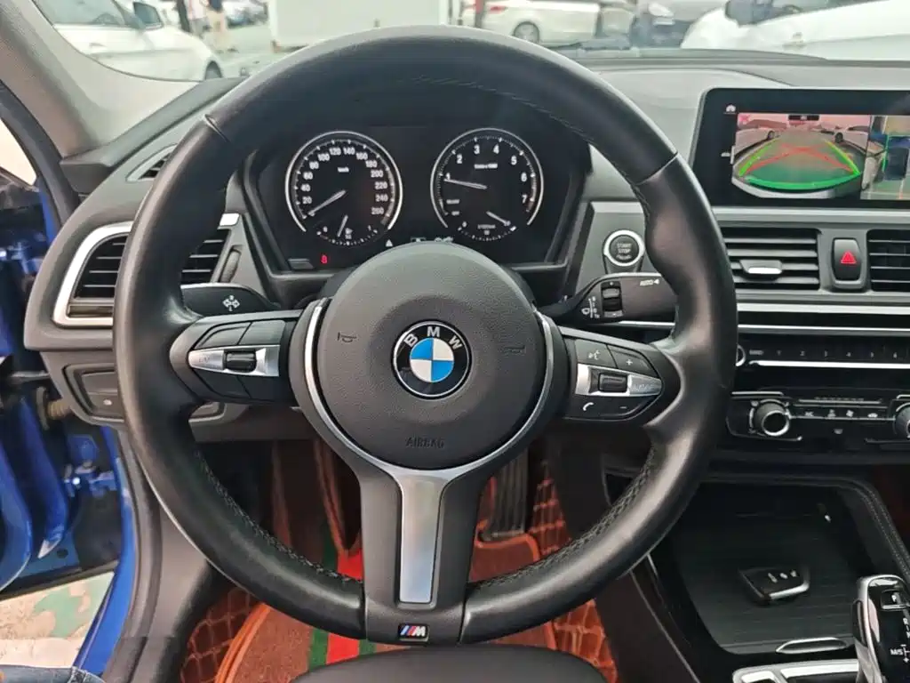 BMW 1 Series 2020 — фото 11