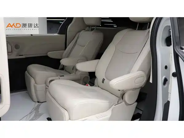 Toyota Sienna 2025