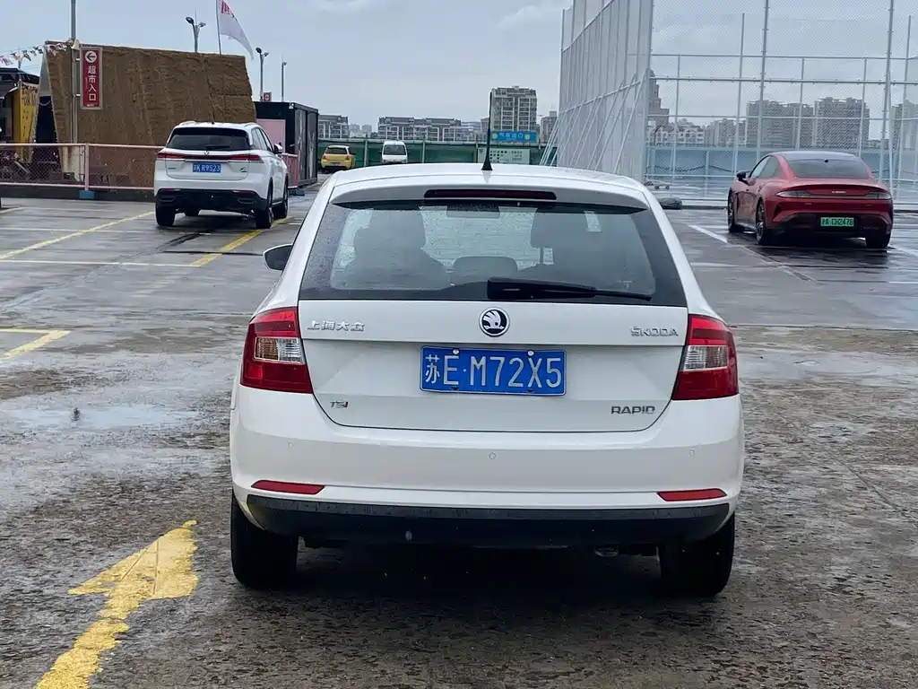 Skoda Rapid Spaceback 2014