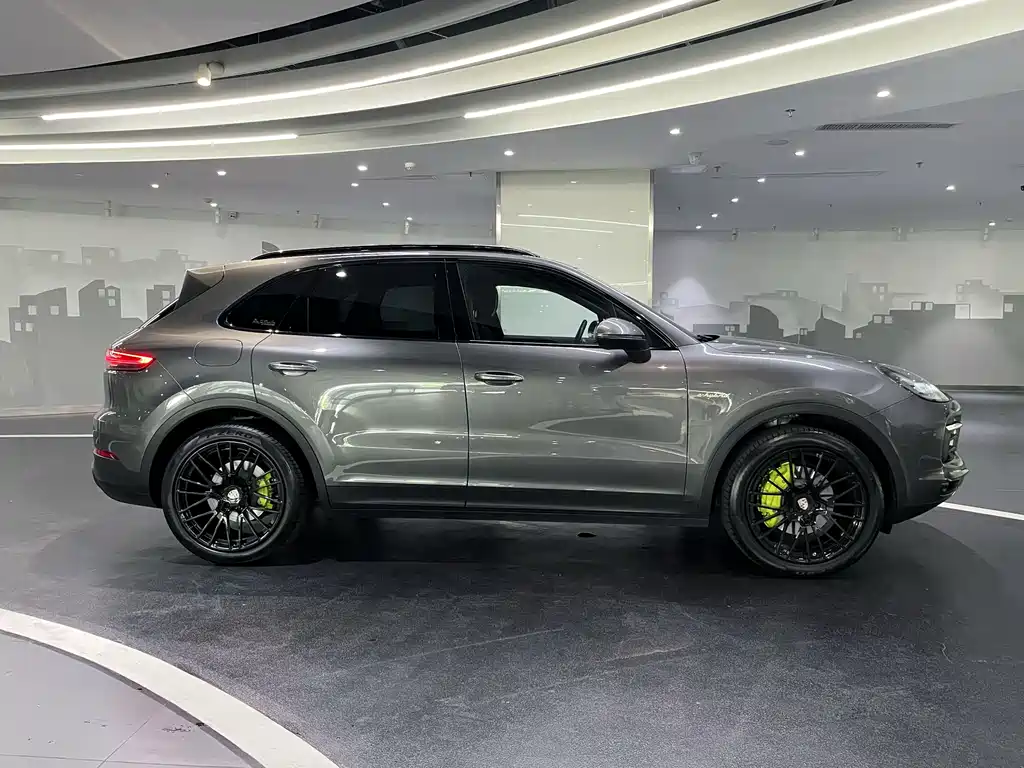Porsche Cayenne Hybrid 2023 — фото 2
