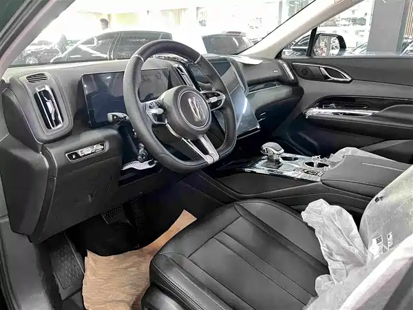 Hongqi HS3 PHEV 2026