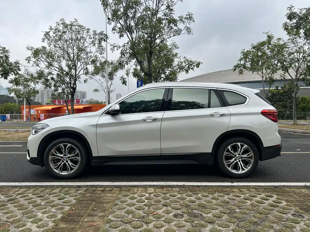 BMW X1 2018 — фото 11