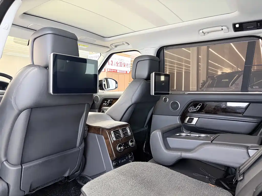 Land Rover Range Rover 2021 — фото 17