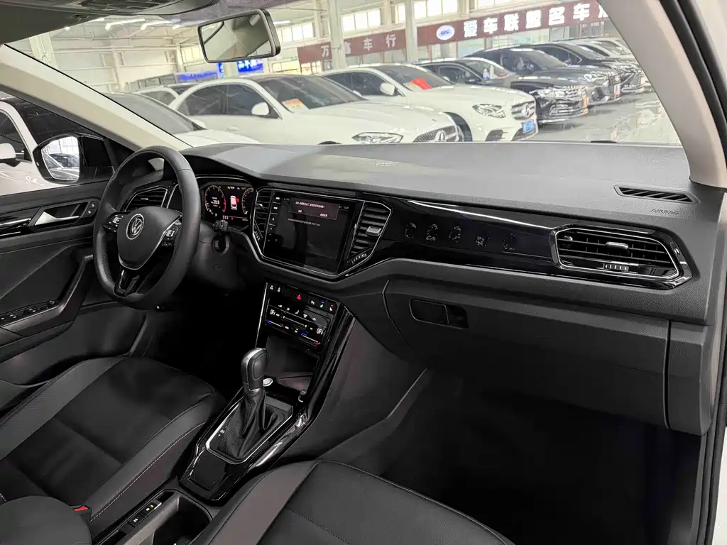 Volkswagen T-Roc 2022 — фото 18
