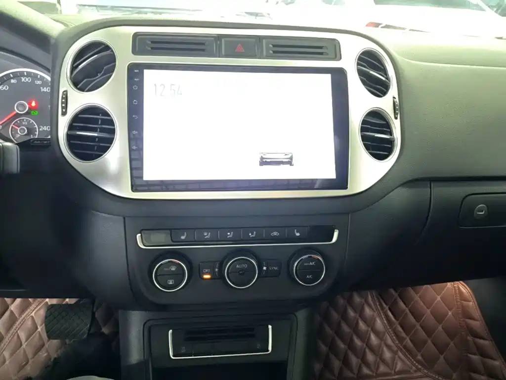 Volkswagen Tiguan 2015 — фото 13
