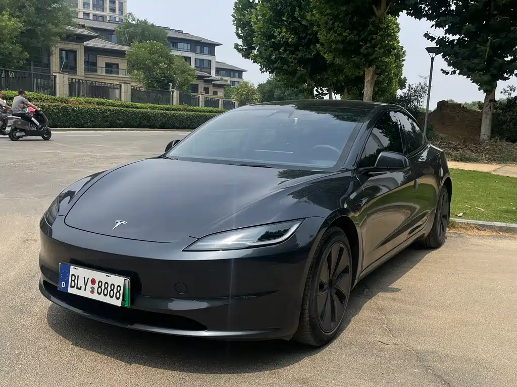 Tesla Model 3 2025 — фото 3