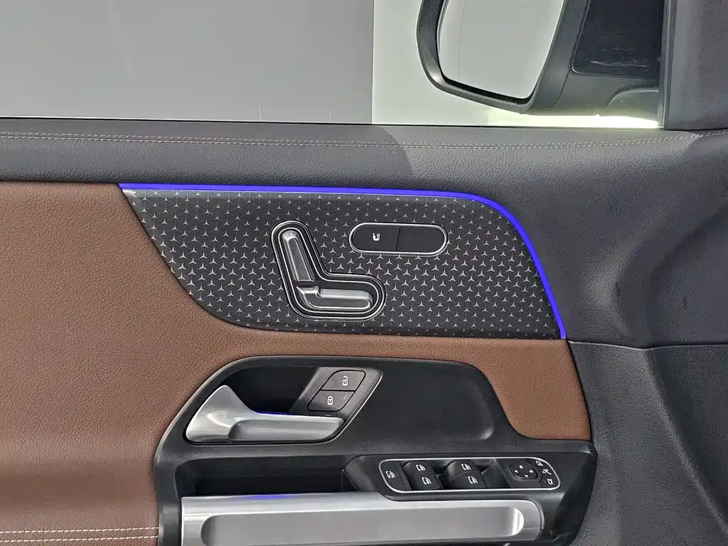 Mercedes-Benz GLB 2024 — фото 10